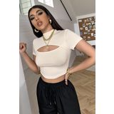 Kadın Ekru Göğüs Dekolteli Yarım Kollu Cut Out Crop Top Bluz