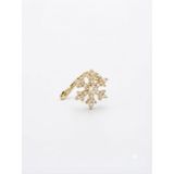Kadın Gold Ve Gümüş Desenli Taşlı Klipsli/Sıkıştırmalı Deliksiz Küpe (Gold Kar Tanesi)