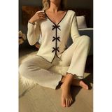 Kadın Kombin Şıklığı Beyaz Fiyonklu İç Çamaşırı Ve Uzun Kollu V Yaka 4'Lü Set Pijama Takımı