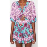 Kadın Moda Büzgülü Fırfırlı Kol Geniş Paça V Yaka Çiçekli Desen Kısa Dokuma Cut Out Pencere Tulum