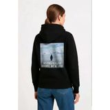 Kadın Oversize Hoodie - Sırt Baskılı "Survivor Penguin" Temalı, Felsefi Yazılı Kapüşonlu Sweatshirt - Siyah