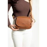 Kadın Postacı Çanta 24*19 cm Suni Deri Çapraz Askılı Omuz Çantası Mega Çanta Kapaklı Model - 24 x 19 cm - Taba