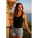 Kadın Siyah Kolsuz Kalın Askılı Uzun Crop Top Bluz & Atlet – Şık, Rahat Ve Kolay Kombinlenebilir