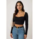 Kadın Siyah Uzun Kol Göğüs Dekolteli Şık Crop Top Bluz – Şık, Rahat Ve Kolay Kombinlenebilir