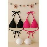 Kadın Siyah Ve Fuşya Minimal Kesim Üçgen Bikini Üstü – Modern Ve Şık Tasarım