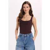 Kadın Slim Fit Dar Kesim Askılı Kare Yaka Sırtı Açık Sandy Kumaş Çıtçıtlı Kahverengi Body