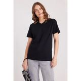 Kadın Slim Fit Dar Kesim Pamuklu Yumuşak Dokulu Likralı Esnek Kumaş Düz Basic Siyah V Yaka Tişört