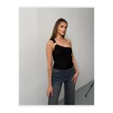 Kadın Tek Omuz Toka Detaylı Crop Bluz Siyah S