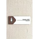 Kadın Wc Kapı Tabelası – Mdf Tuvalet Yönlendirme Levhası | 19X7 cm Çift Katmanlı