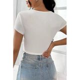 Kadın Zarif Dokunuş Beyaz Yarım Kol Düz Yaka Crop Top Bluz