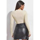 Kadın Zarif Dokunuş Ekru Göğüs Dekolteli Uzun Kollu Cut Out Crop Top Bluz