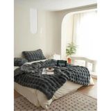 Kalın Peluş Yatak Örtüsü Tek Kişilik ( Set Iki Parça ) Battaniye 155 x 200 cm +1 Adet Yastik Kili
