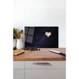Kalp Görünümlü Ay Cam Kesme Tahtası, Silikon Ayaklı, Isıya Kırılmaya Dayanıklı, Sunum Kesim Tablası - 30 x 45 cm