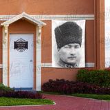 Kalpaklı Gazi Mustafa Kemal Atatürk - Siyah Beyaz Portre - Poster Bayrak 100x150 cm