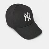Karnas Unisex Koyu Gri Spor Şapka – Günlük Kombinlere Uyum Sağlayan Modern Baseball Cap