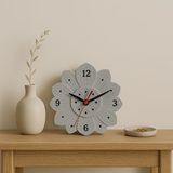 Karra Art Beton Çiçek Desenli Duvar Saati – Sessiz Mekanizma, Dekoratif Tasarım, 20 Cm, Gri