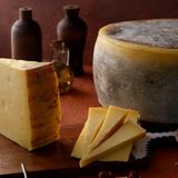 Kars Malakan Eski Kaşar Peyniri 2 Yıllık Şirden Mayalı 1 kg -Kaşarcızade