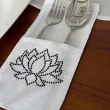Kaşıklık Servis Sunum 6 Adet Lotus Çiçeği İşlemeli Tasarım Çatal Bıçak Kılıfı Siyah (Beyaz)