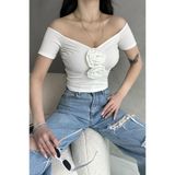 Kayık Yaka Gül Detaylı Crop Bluz