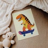Kaykay Yapan Dinozor Çocuk Odası Duvar Posteri Çerçeveli Tablo Duvar Dekorasyonu - 30 x 40 - Çerçevesiz Poster