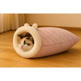 Kedi Mağarası 45×50 cm – Yumuşak Peluş Kedi Uyku Tüneli, Kapalı Güvenli Kedi Yatağı, Yıkanabilir, Sıcak Tünel Tasarım Oumo - Bej