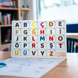 Kesman Kitap Eğitici Ahşap Montessori Renkli Alfabe Harfler Seti - Beyaz