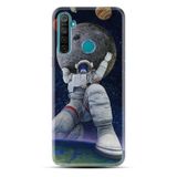 Kılıfland Realme 5i ile Uyumlu Silikon Kılıf, Astronot ve Dünya Deseni, Renkli