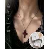 Kırmızı Siyah Kelt Desenli Gotik Haç Kolye – Alternatif Stil Unisex Zincir Kolye