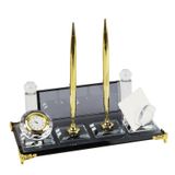 Kişiye Özel Siyah Cam Masaüstü İsimlik – Quartz Saatli, Kartvizitlikli, Çift Kalemli Lüks Ofis Seti (24x12 cm)