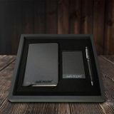 Kişiye Özel Siyah VIP Hediyelik Set - 9x14 Not Defteri - Touch Pen Tükenmez Kalem - Kartvizitlik HK2062