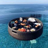 KJLYLPP Rattan Dokuma Servis Tepsisi, Çok İşlevli Yüzer Kahvaltı Tepsisi, Yüzme Havuzu Yüzer Tepsi Masası, Su Yüzen Disk, Havuz Servis İçecekleri için (Siyah 60 cm)