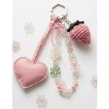 Koket Tarzı Çiçekli Çanta Charmı ve Amigurumi Çilek Anahtarlık