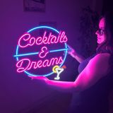 Kokteyller ve Düşler Neon Duvar Sanatı, Neon Duvar Tabelası, Neon Duvar Dekoru, Led Oda Dekoru, Ev Bar Neon Tabelası, Parti Neon Işık, Pub Bar Led Tabelası, Kokteyl Bar Tabelası, Plaj Bar Dekoru,