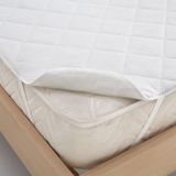 Komfort Home 160x200 cm Çift Kişilik Sıvı Geçirmez Kapitoneli Alez