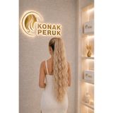 KONAK PERUK Fiber Sentetik Uzun Su Dalgalı Tokalı At Kuyruğu - Bal Köpüğü Platin Röfleli