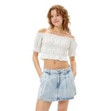 Koton Crop Madonna Yaka Bluz Omzu Açık Kısa Kollu Fırfırlı Dokulu