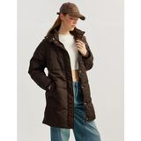 Koton Kapüşonlu Çıtçıt Düğmeli Fermuarlı Oversize Şişme Mont - Kahve - 34