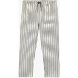 Koton Pamuklu Beli Bağcıklı Rahat Kesim Çizgili Pantolon Erkek Çocuk İçin Yumuşak Kumaş - Ekru - Relax - 11 - 12 Yaş