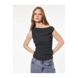 Koton Viskon Karışımlı Drape Detaylı Dokulu Asimetrik Yaka Kolsuz Bluz