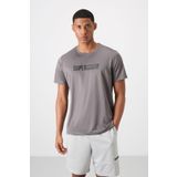 Koyu Gri Polyester Nefes Alan Dokulu İnce Esnek Standart Fit Erkek Performans T-Shirt - 88385