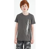 Koyu Gri Yazı Baskılı O Yaka Standart Kalıp Erkek Çocuk T-Shirt - 11119
