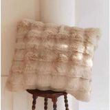 Krem Renk Tavşan Kürklü Peluş Kırlent – 40X40 cm Yumuşak Dokulu Dekoratif Yastık - 40 X 40