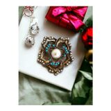 Kristal Taşlı Küçük Çiçek Motif Broş