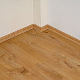 Krono Original Krono Modera Classic Derzli Laminat Parke Alp Meşe 8mm 5985 + 6cm Süpürgelik + 3mm Kapron Takım Kahverengi