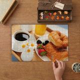 Kruvasan Kahve ve Meyveler - Kahvaltı Masası Tasarımı 240 Parça Ahşap Puzzle Ahşap Kutuda MP01618