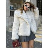 Kübra Söylemez Boutique Kadın Bej Premium Kürk Regular Midi Kaban Kalın Kumaş Düz Beyaz Renk ile Şıklık
