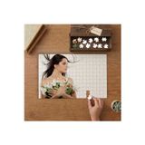 Kucağında Beyaz Çiçekler ile Güzel Kadın Tasarımı 240 Parça Ahşap Puzzle Ahşap Kutuda MP00588