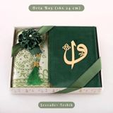 Kuran + Seccade + Tesbih Hediye Seti Orta Boy, Kadife, Desenli Kutu, Zeytin Yeşili