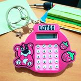 Kuzey Oyuncak Mini Lotso Anahtarlıklı Mini Hesap Makinası Çocuklara Özel Karne Hediyesi Labirent Oyunlu Çanta Süsü - Pembe