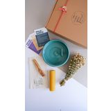 Kyphi Natural El Yapımı Seramik Tütsülük, Üzerlik(Nazar) Otu Tütsü,Balmumu, Palo Santo Tütsü (Voda(Yeşil) Tütsülük, Üzerlik(Nazar) Otu Tütsü Demeti, Palo Santo Ağaç Tütsü ve Balmumu mum : Tütsü Seti)